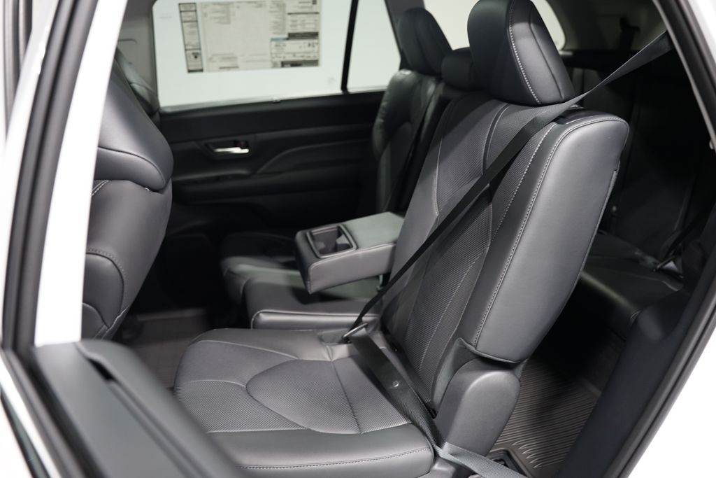 2025 Toyota Grand Highlander Limited 30