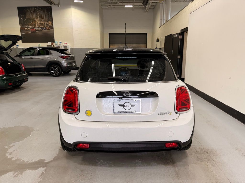 2024 MINI Cooper SE 4