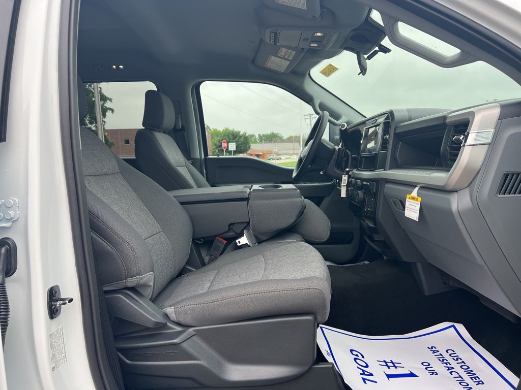 2025 Ford F-350SD