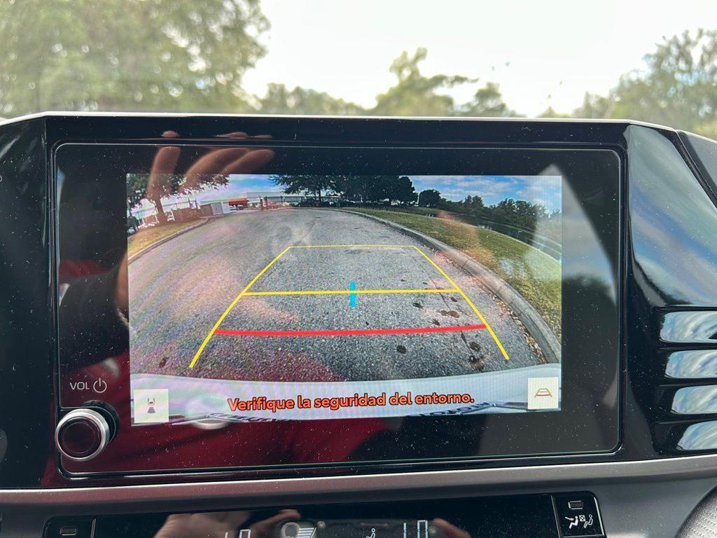 Thumbnail: 2025 Toyota Camry - 24