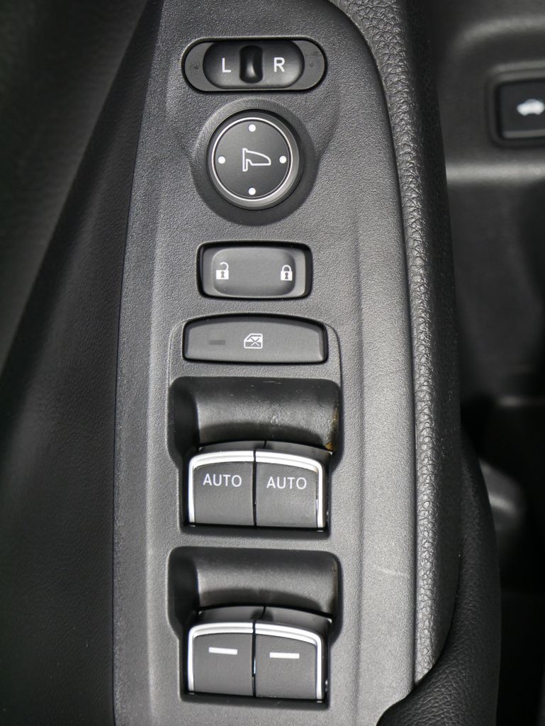 Thumbnail: 2022 Honda Accord - 22