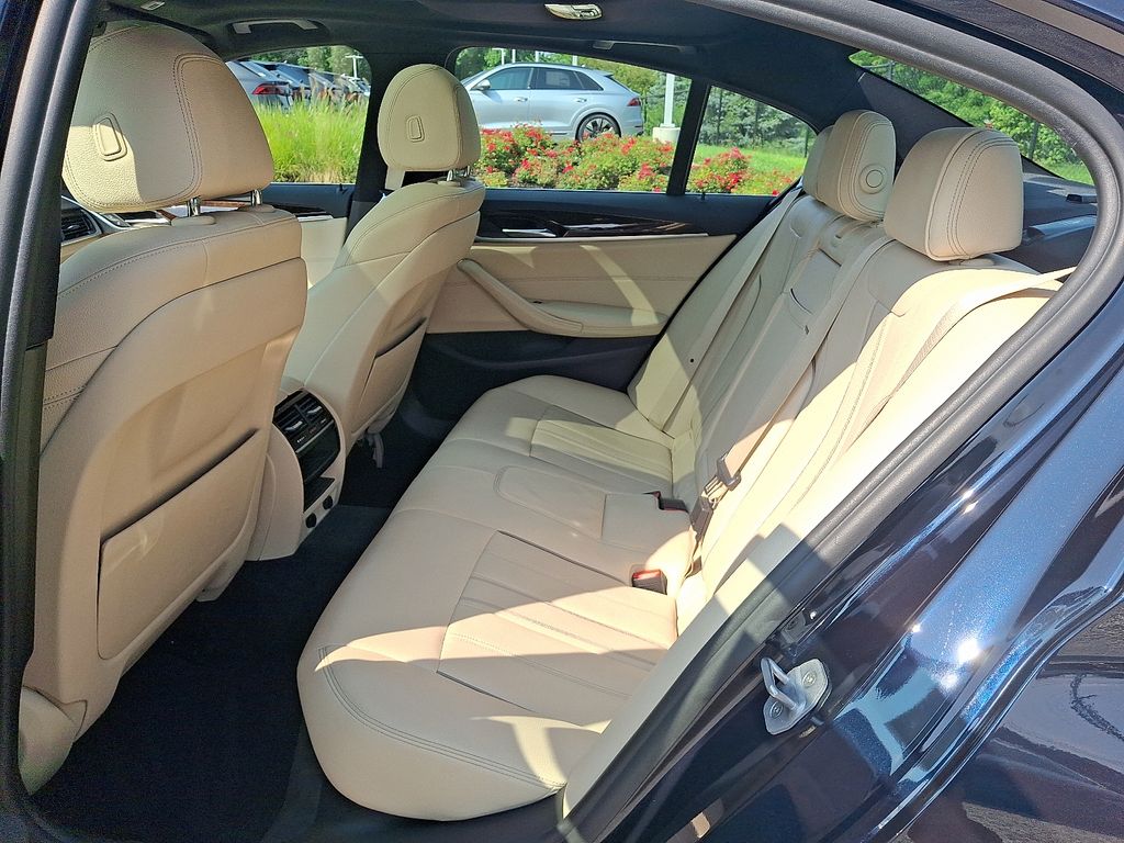 Thumbnail: 2018 BMW 5 Series - 10