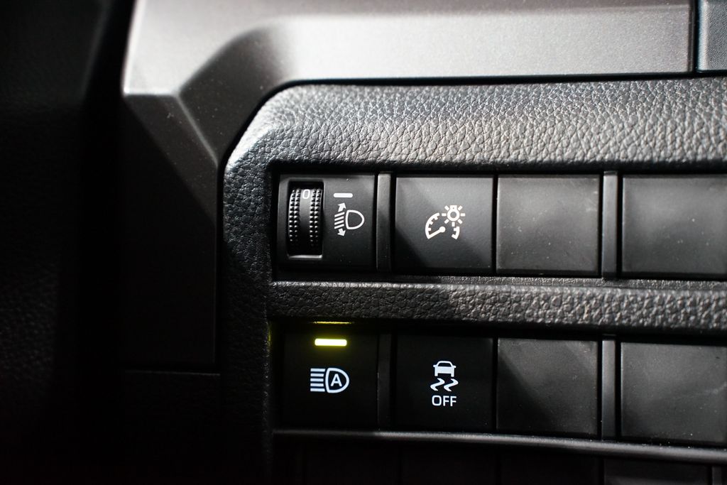 Thumbnail: 2025 Toyota Tacoma - 25