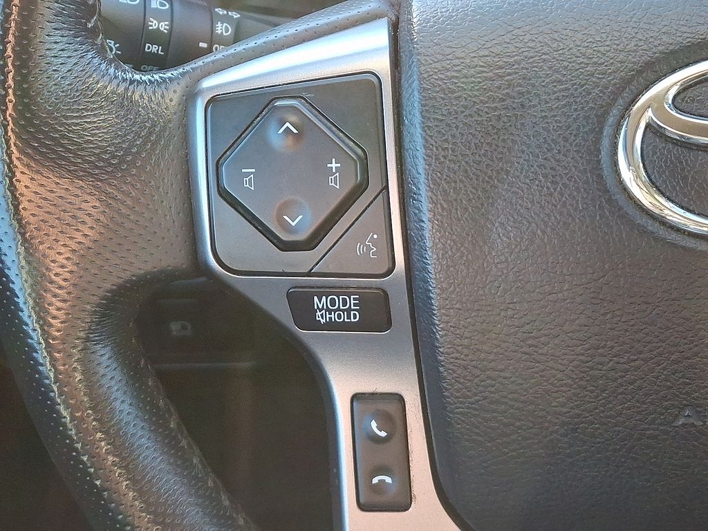 Thumbnail: 2018 Toyota Tacoma - 21