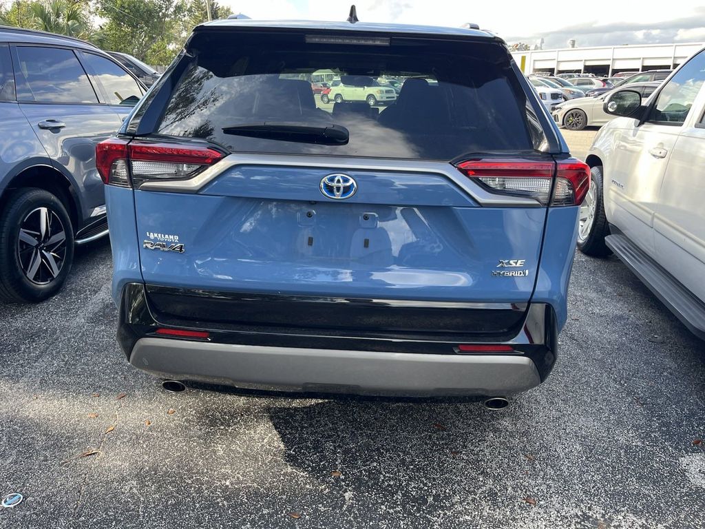 2023 Toyota RAV4 Hybrid XSE 3