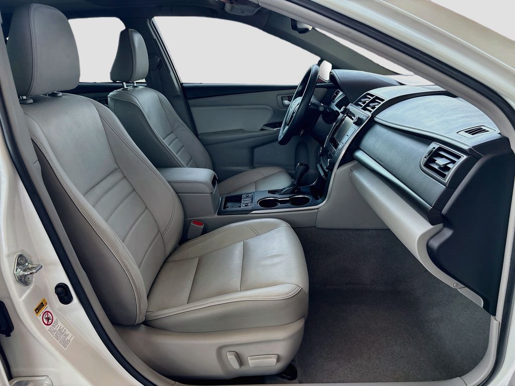 Thumbnail: 2016 Toyota Camry - 20
