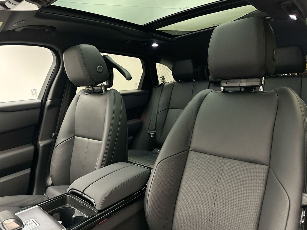 Thumbnail: 2026 Land Rover Range Rover Velar - 9