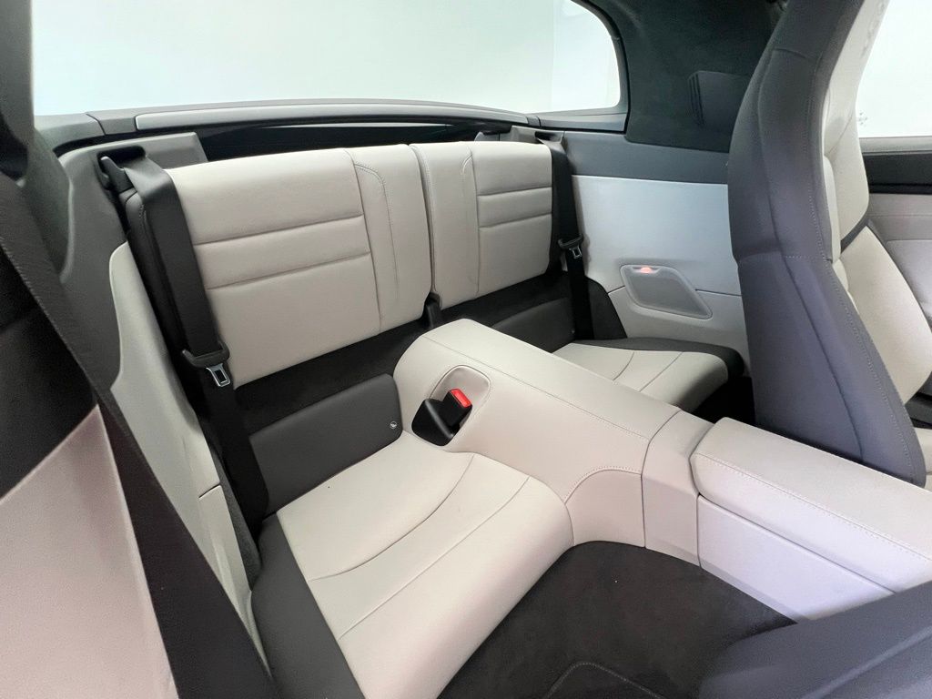 Thumbnail: 2025 Porsche 911 - 16