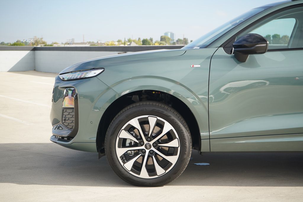 Thumbnail: 2026 Audi Q3 - 2