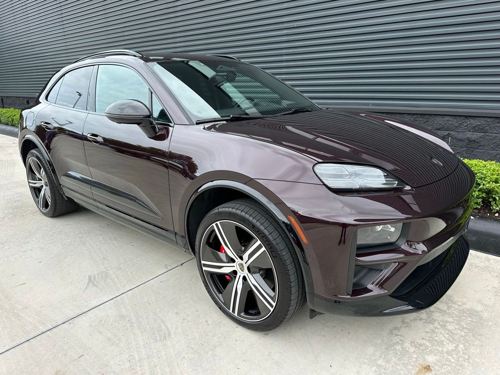 Thumbnail: 2024 Porsche Macan - 12