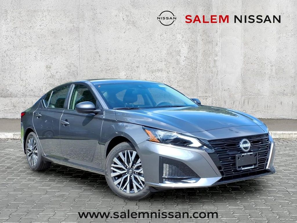 Gray (Gun Metallic) 2026 Nissan Altima Sedan Front-Wheel Drive Continuously Variable Transmission