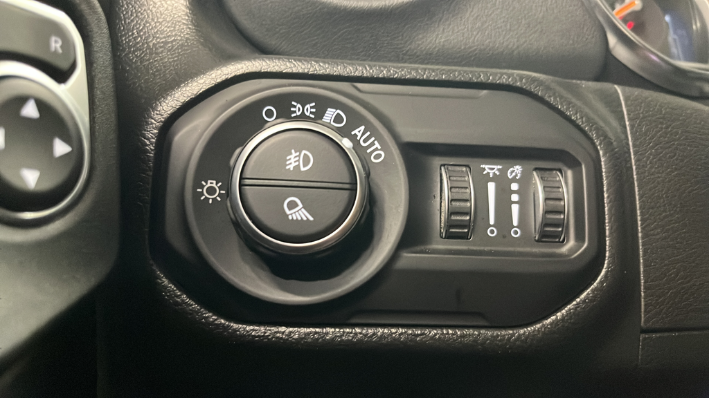 Used 2022 Bright White Clearcoat Jeep Overland image 32