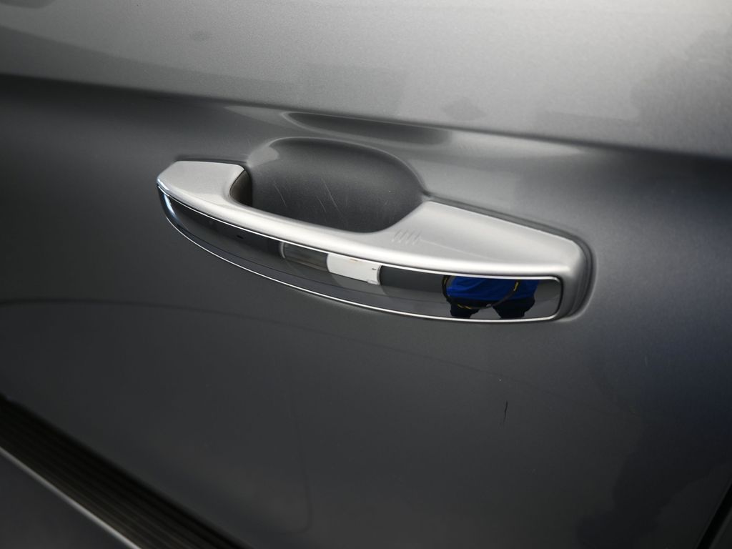 Used 2023 Silver Metallic Ford Limited image 38