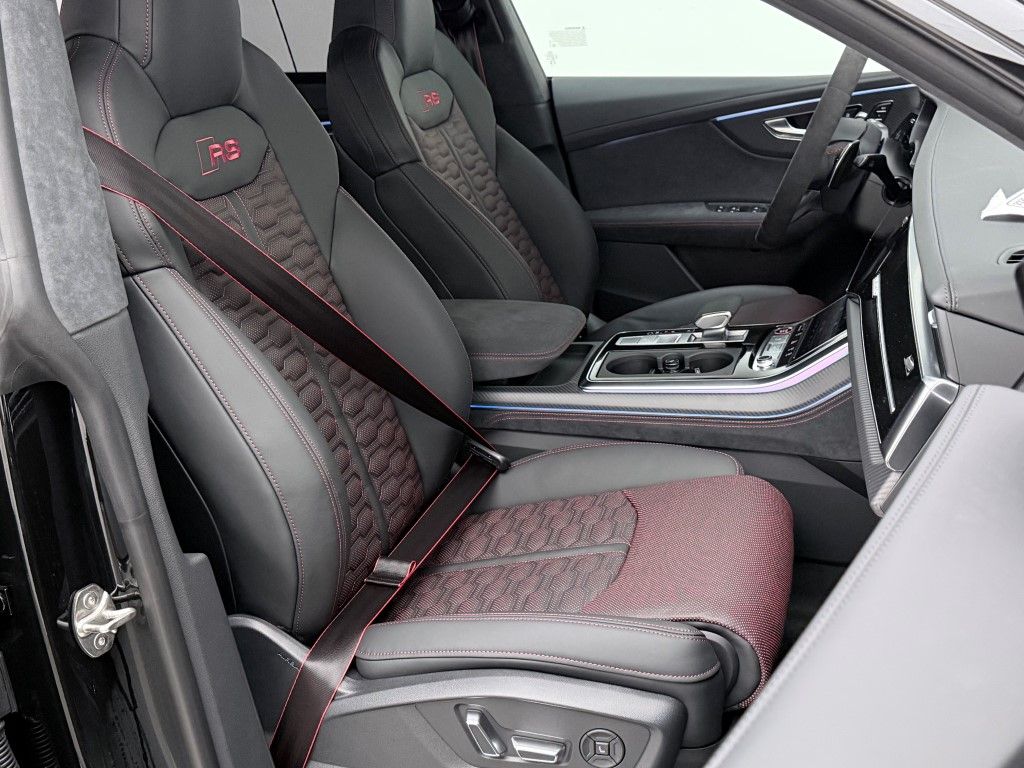 Thumbnail: 2026 Audi RS Q8 - 27