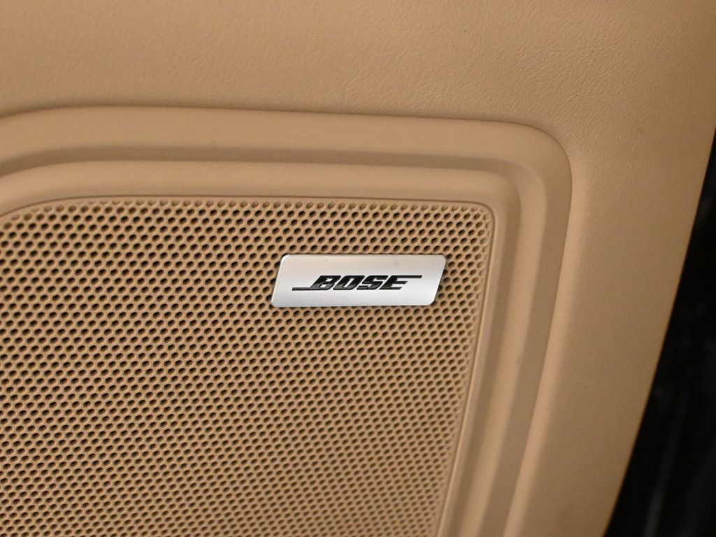 Thumbnail: 2025 Porsche Macan - 32