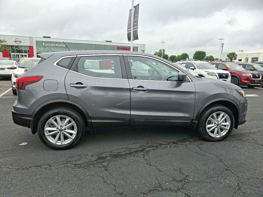 Thumbnail: 2019 Nissan Rogue Sport - 7