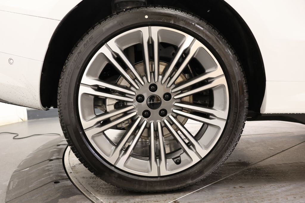 Thumbnail: 2026 Land Rover Range Rover Sport - 11