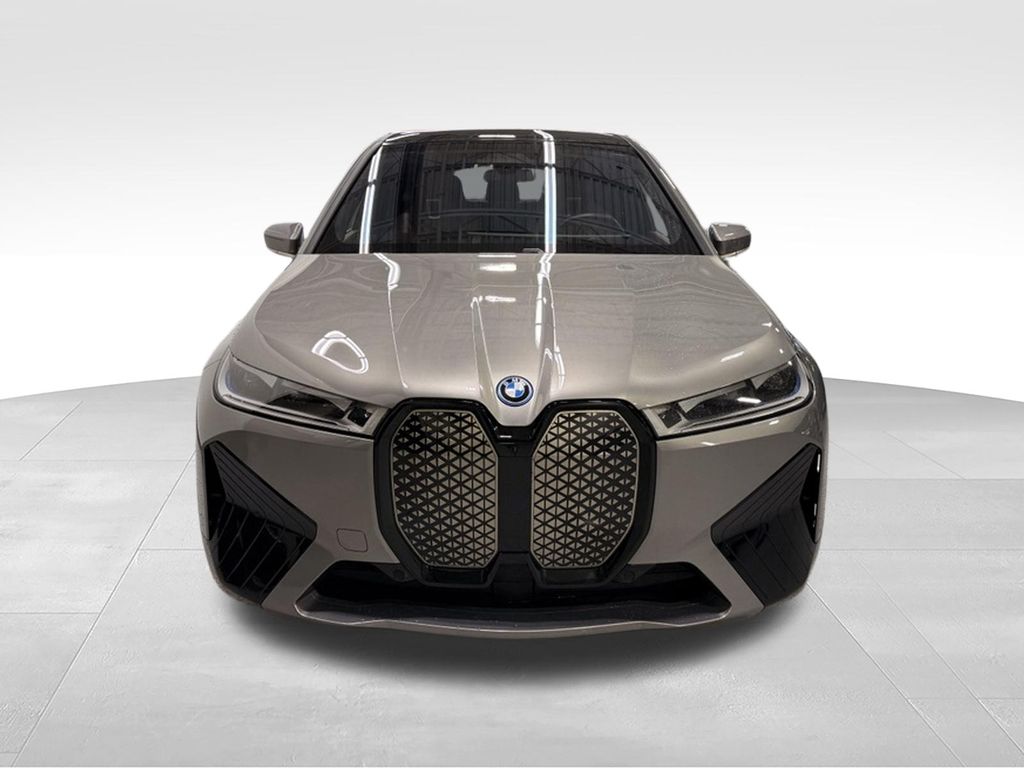 Thumbnail: 2024 BMW iX - 8