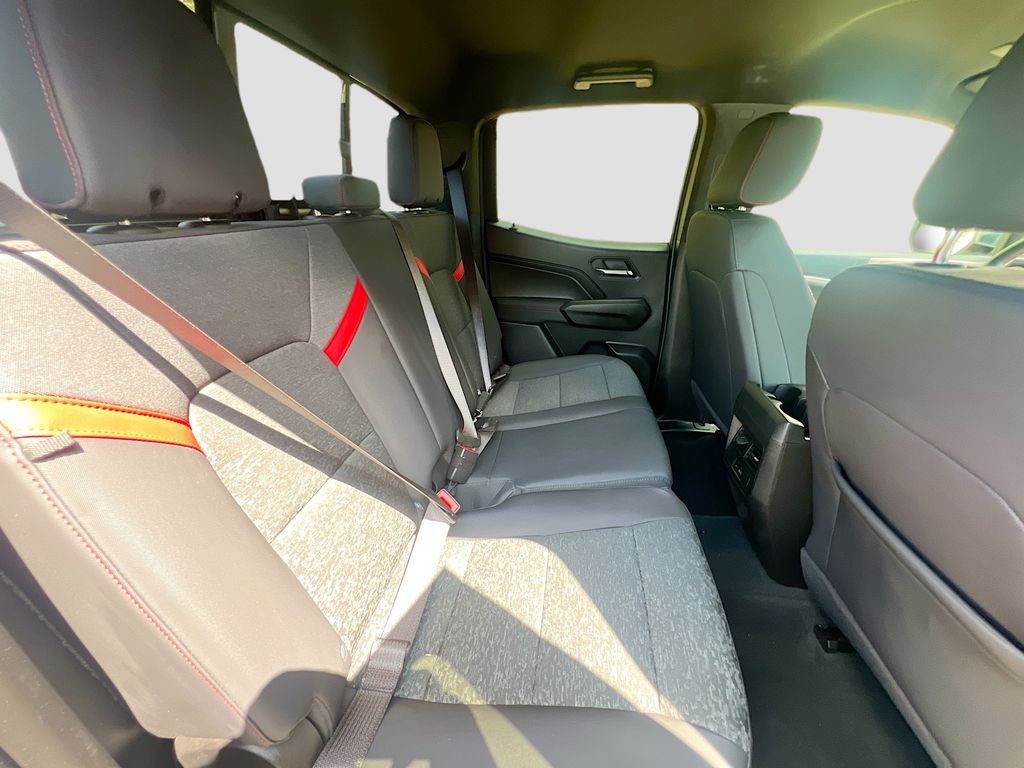 Used 2024 Gray Chevrolet Z71 image 27