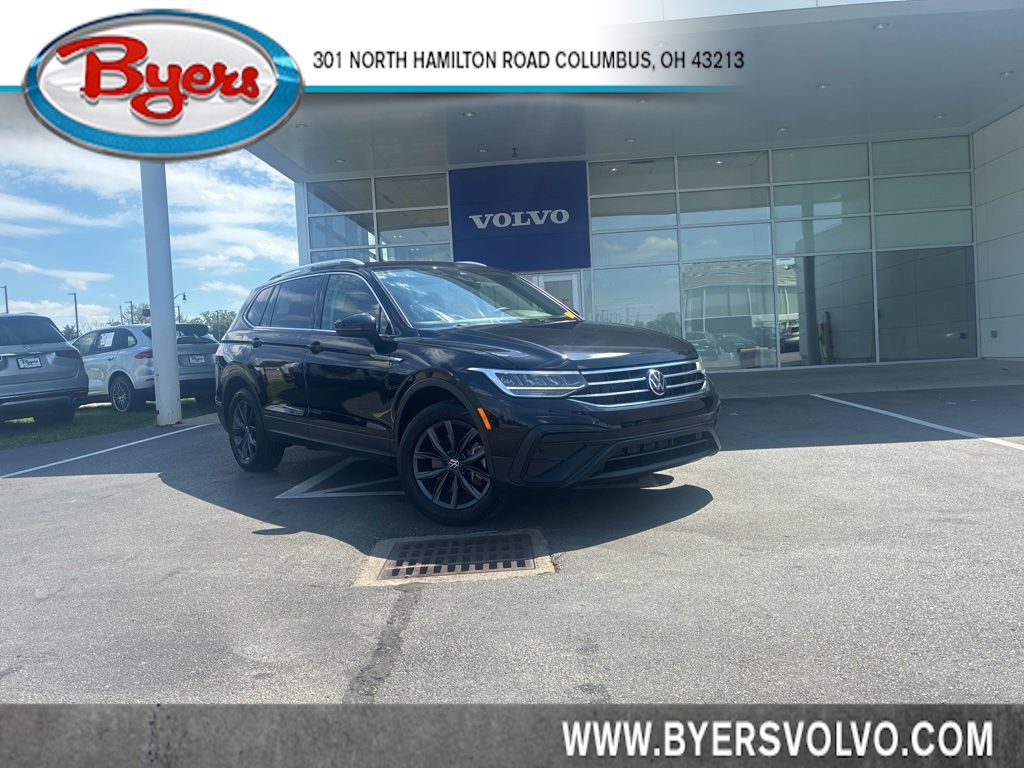 Deep Black 2023 Volkswagen Tiguan SE 4Motion SUV / Crossover All-Wheel Drive 8-Speed Automatic