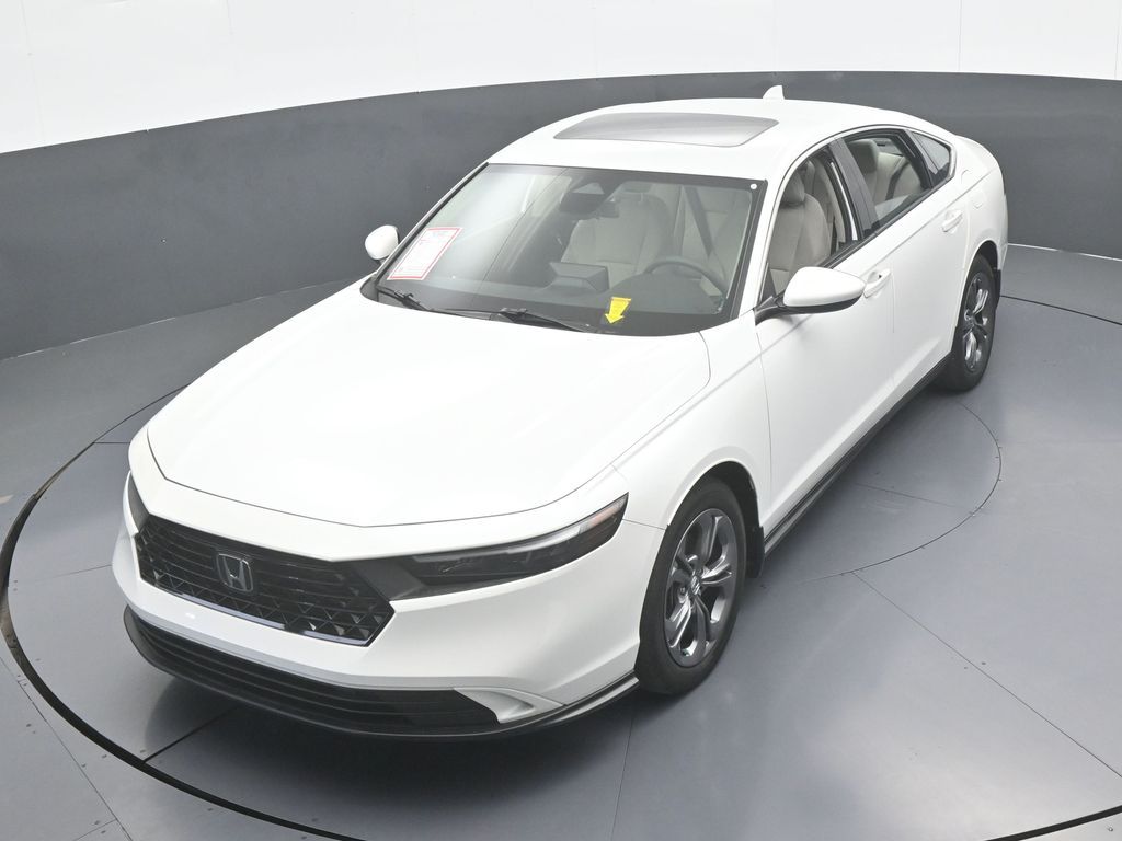 Used 2023 White Honda EX image 47