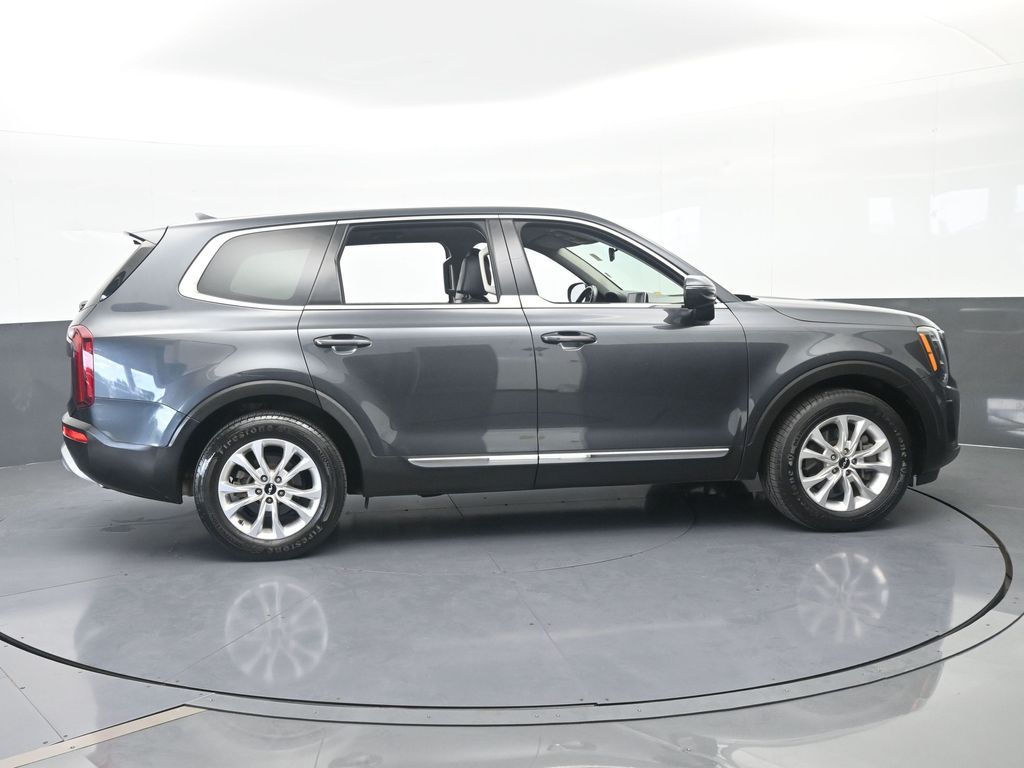 Used 2022 Gravity Gray Kia LX image 7