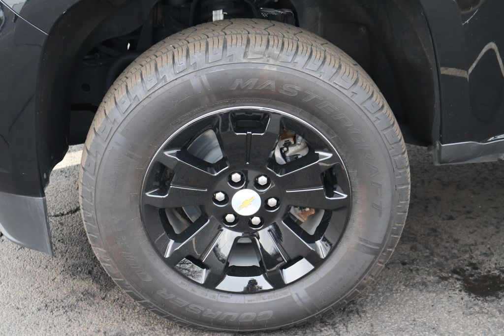 Thumbnail: 2022 Chevrolet Colorado - 12