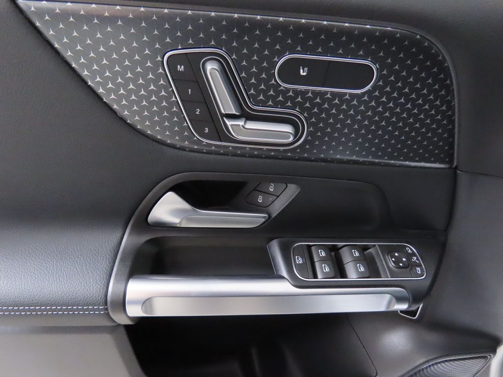 2024 Mercedes-Benz EQB 250+ 24