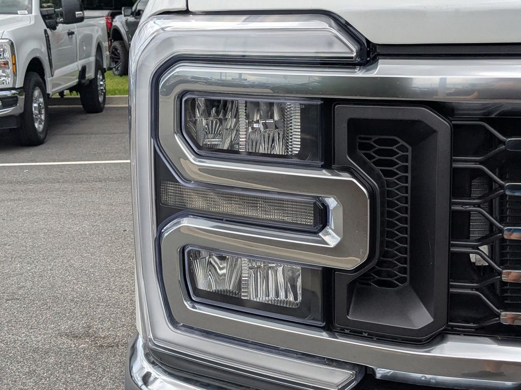 2026 Ford F-350 Super Duty LARIAT