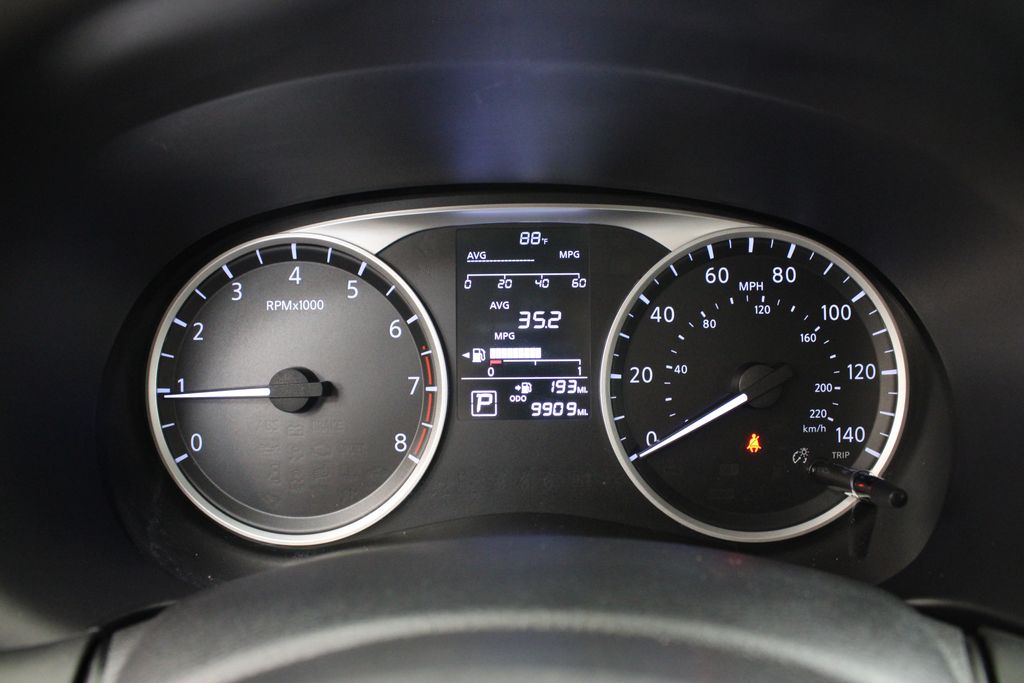 used 2024 Nissan Kicks car