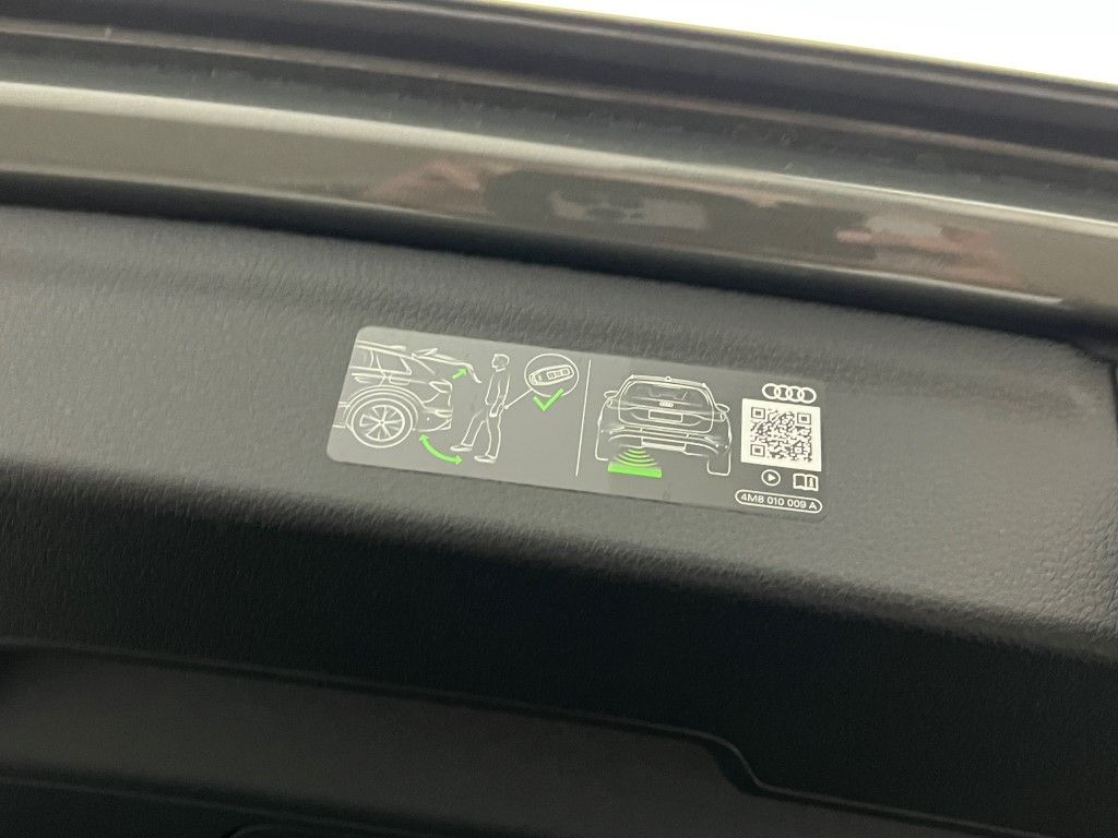 Thumbnail: 2025 Audi Q3 - 13