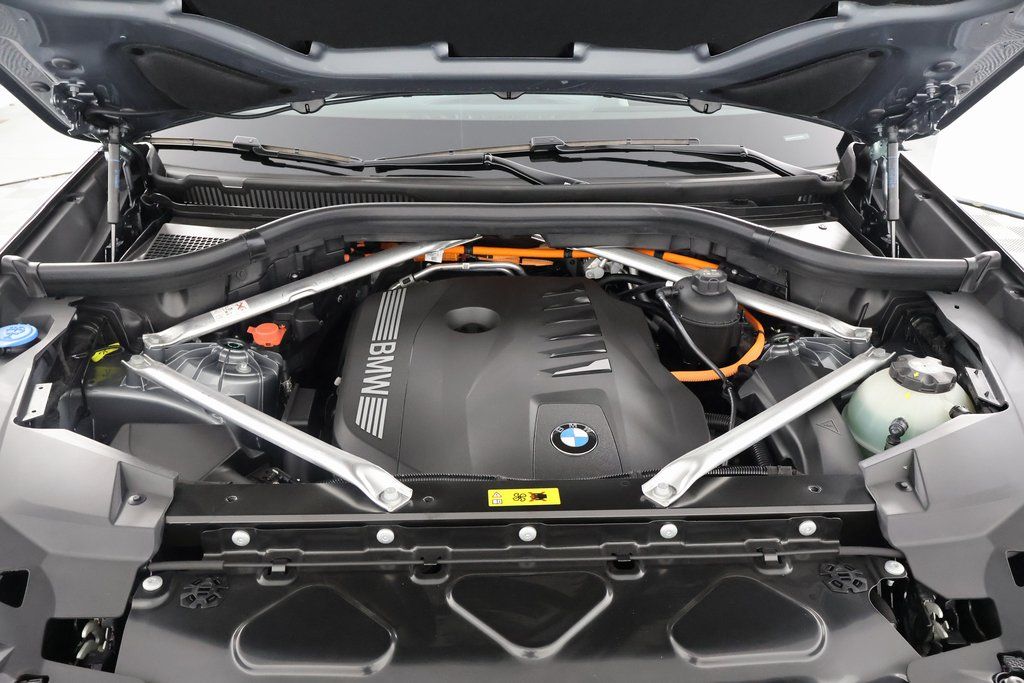 Thumbnail: 2026 BMW X5 - 9