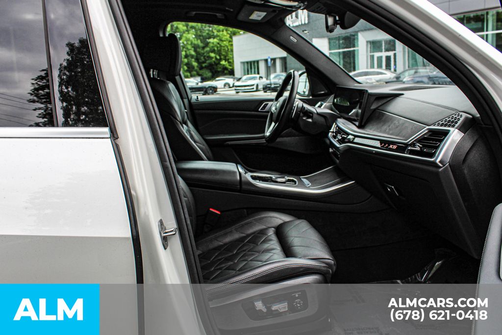 Used 2024 White BMW sDrive40i image 20
