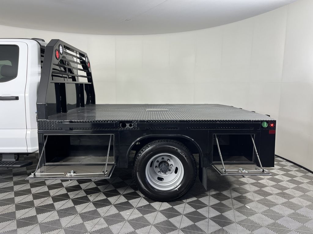 2025 Ford F-350 Crew Cab DRW 4WD Harbor Flatbed Truck for sale #9F0381 - photo 22