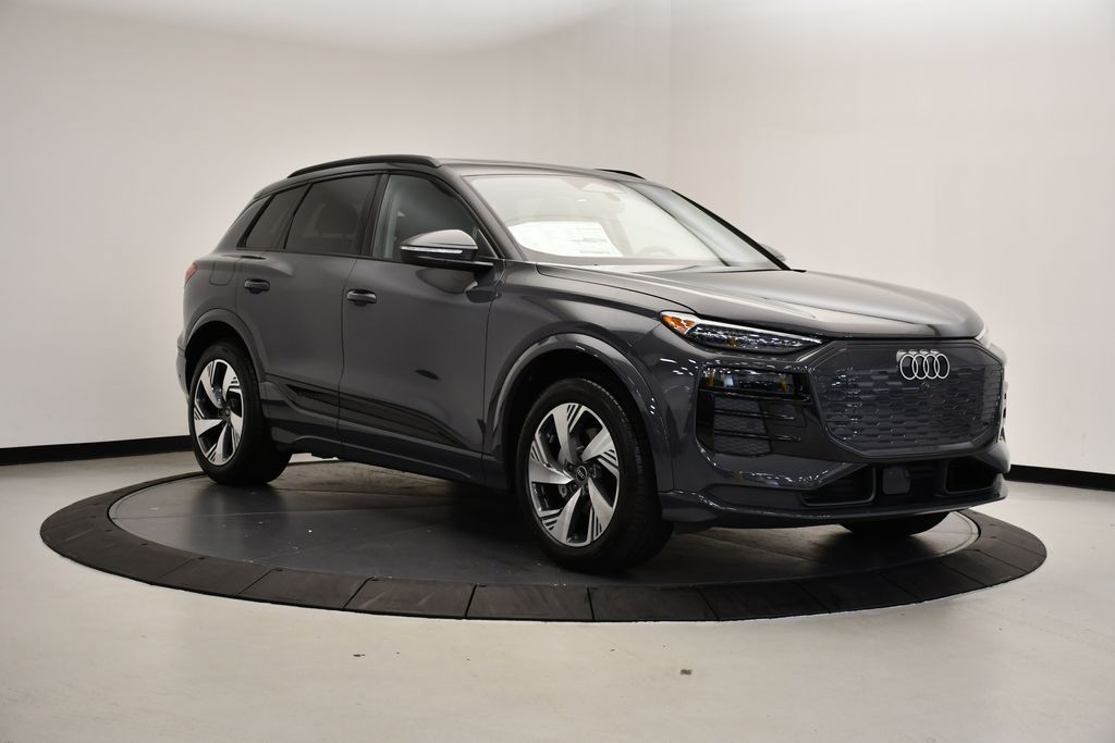 Thumbnail: 2025 Audi Q6 e-tron - 7