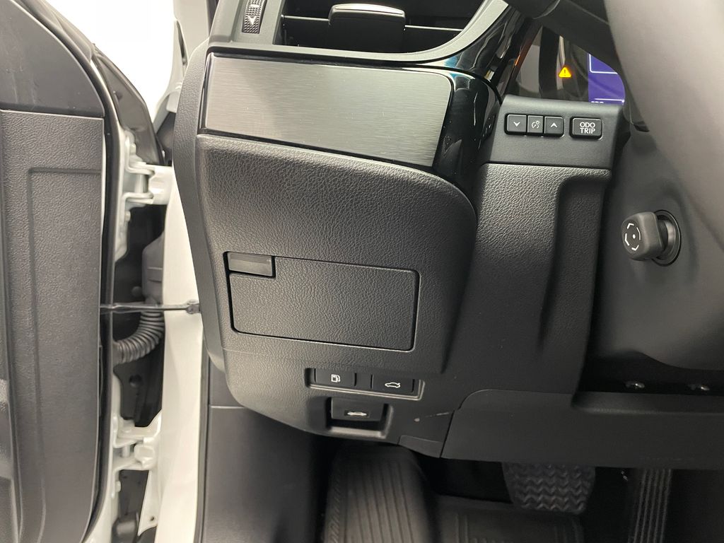 2024 Lexus ES 350 21