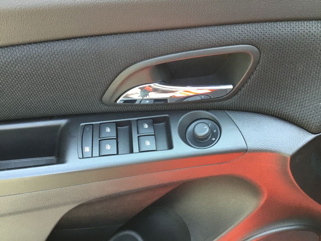 Thumbnail: 2014 Chevrolet Cruze - 16