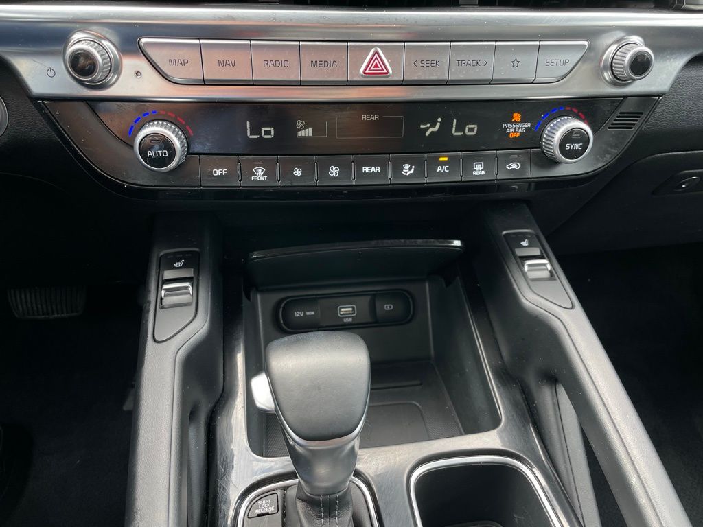 Thumbnail: 2022 Kia Telluride - 18