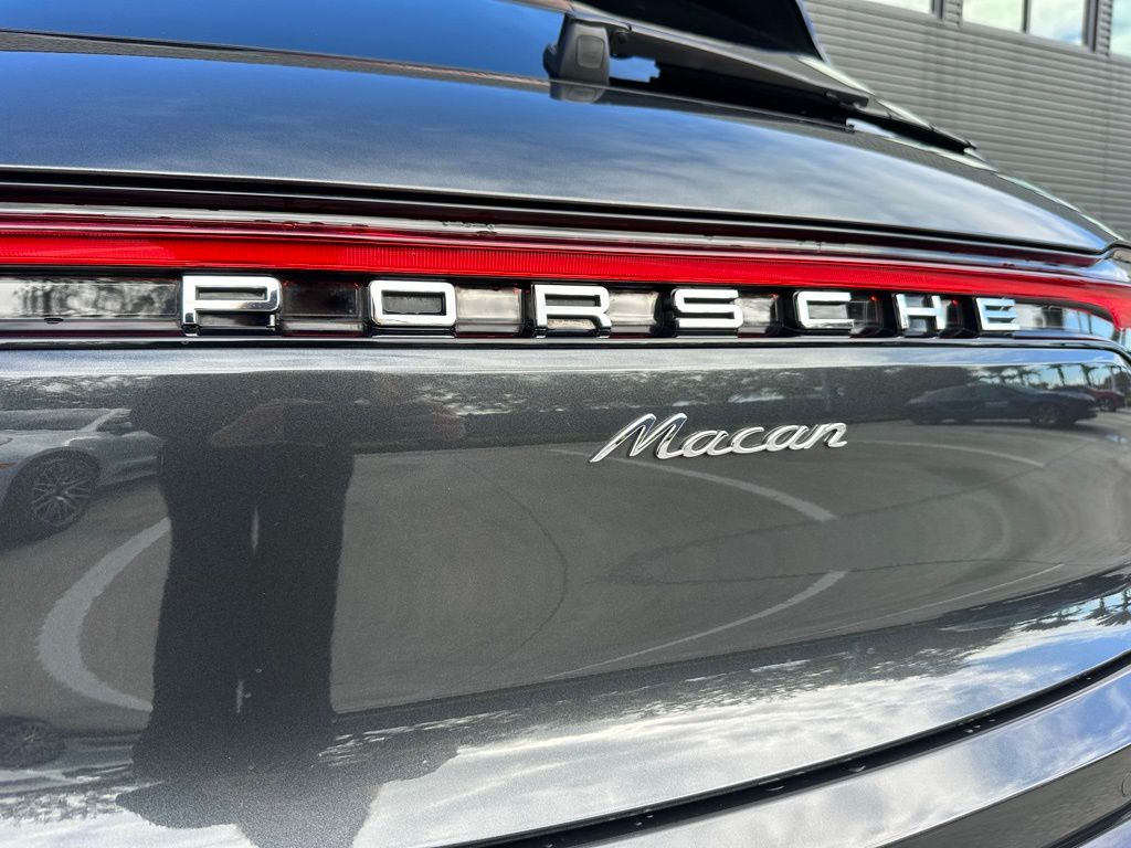 Thumbnail: 2022 Porsche Macan - 14