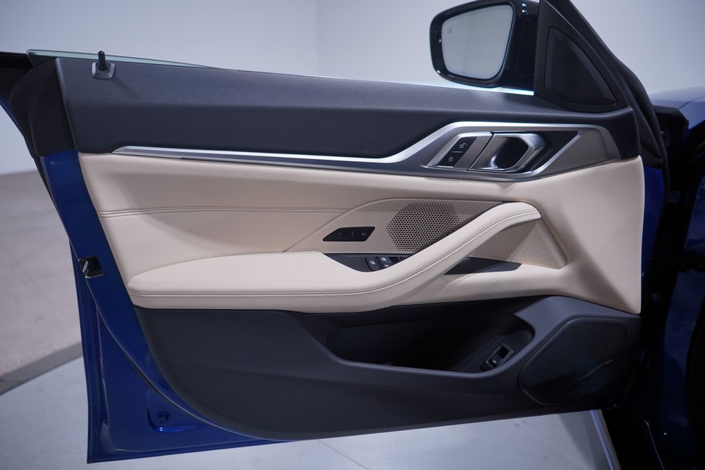 Thumbnail: 2025 BMW i4 - 10