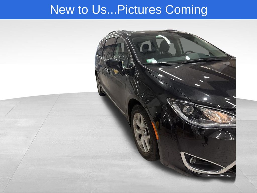 2017 Chrysler Pacifica Touring L Plus
