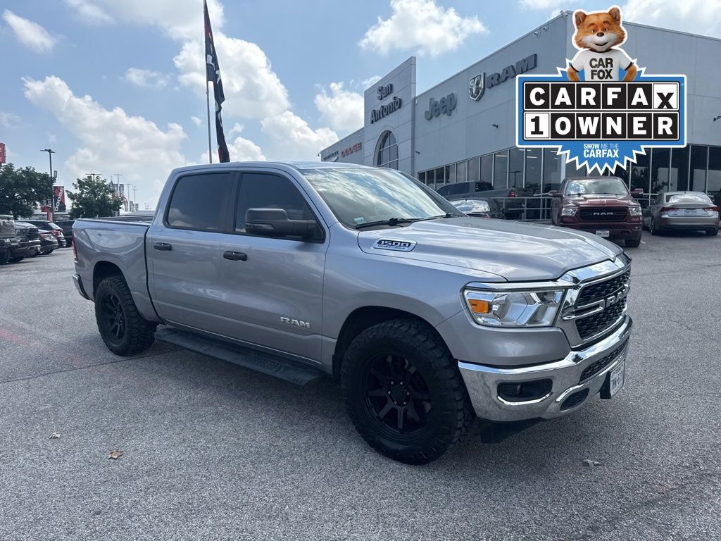 2023 RAM 1500 Big Horn/Lone Star 4x4 Crew Cab 5'7's photo