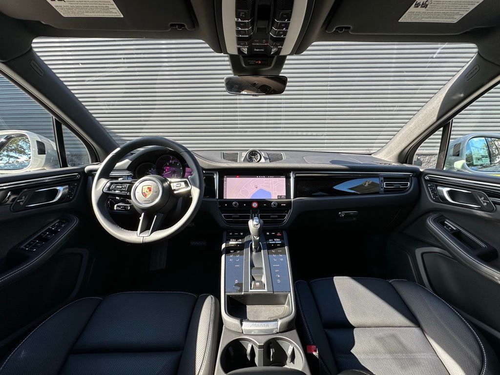 Thumbnail: 2026 Porsche Macan - 6