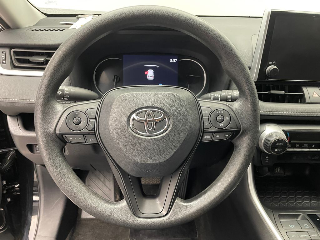 2024 Toyota RAV4 XLE 21