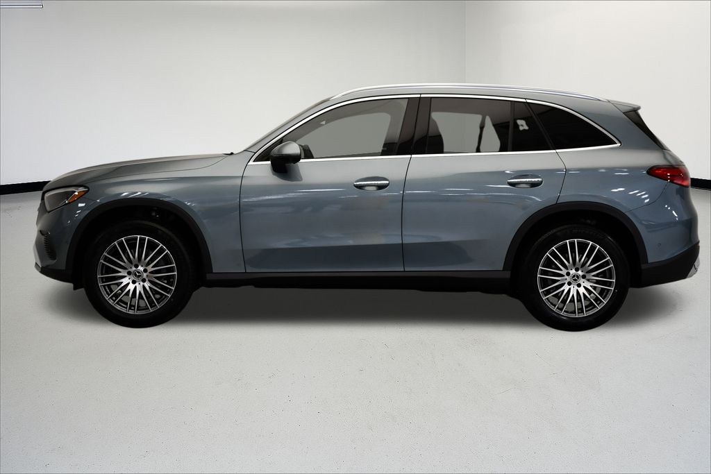 Thumbnail: 2026 Mercedes-Benz GLC - 2