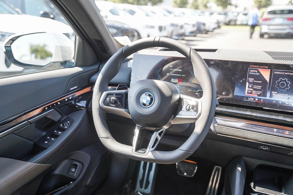 2025 BMW i5 xDrive40 15