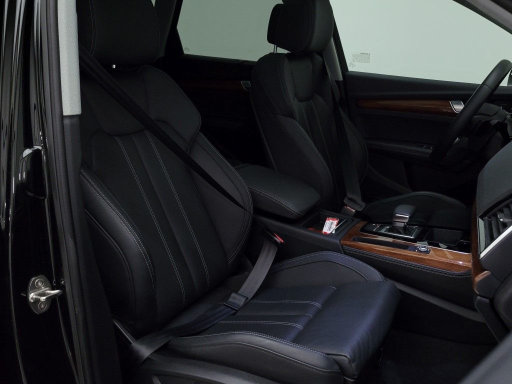 Thumbnail: 2022 Audi Q5 - 13