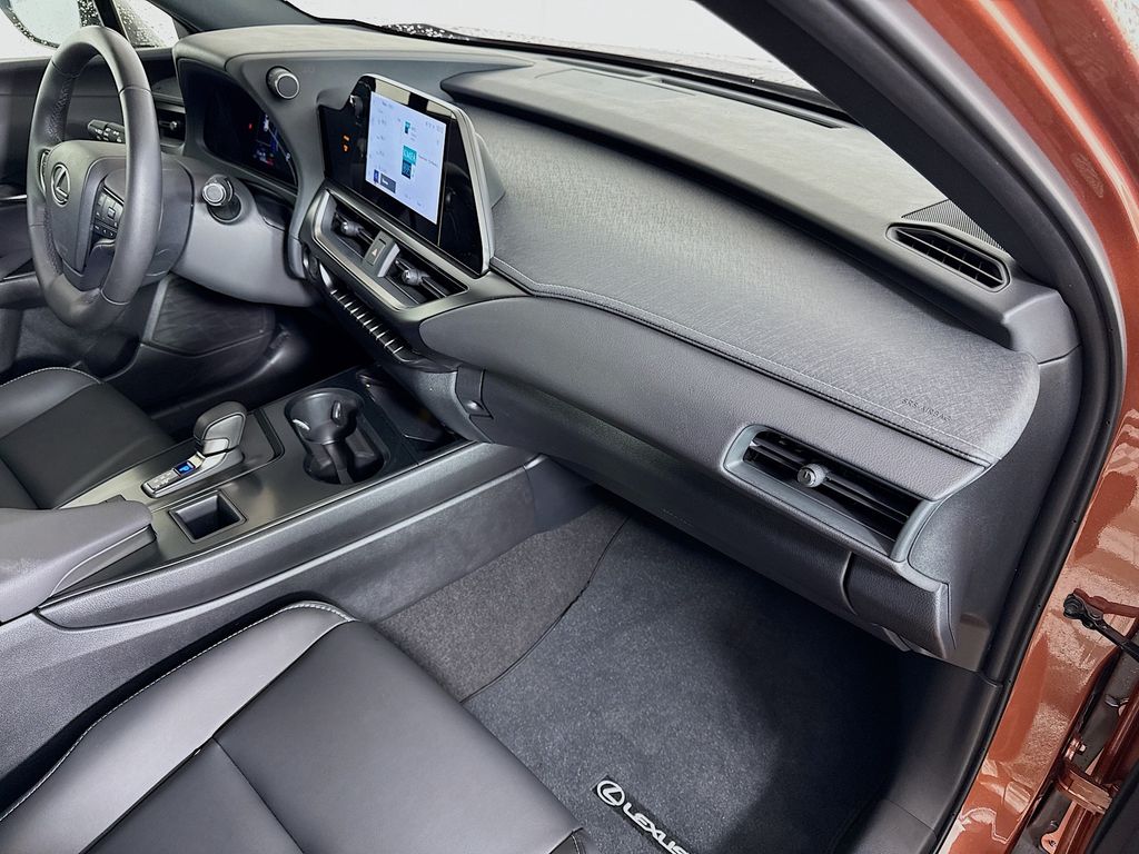 Thumbnail: 2025 Lexus UX - 30