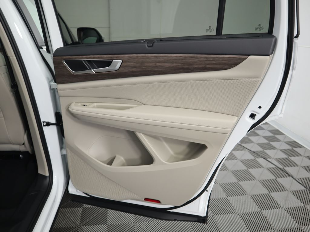 2025 Volkswagen Atlas SEL 28