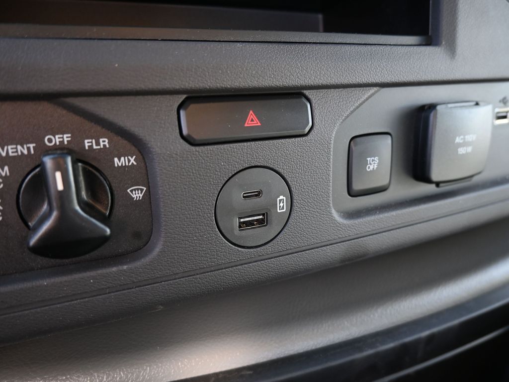 2025 Ford E-Series E-450 SD